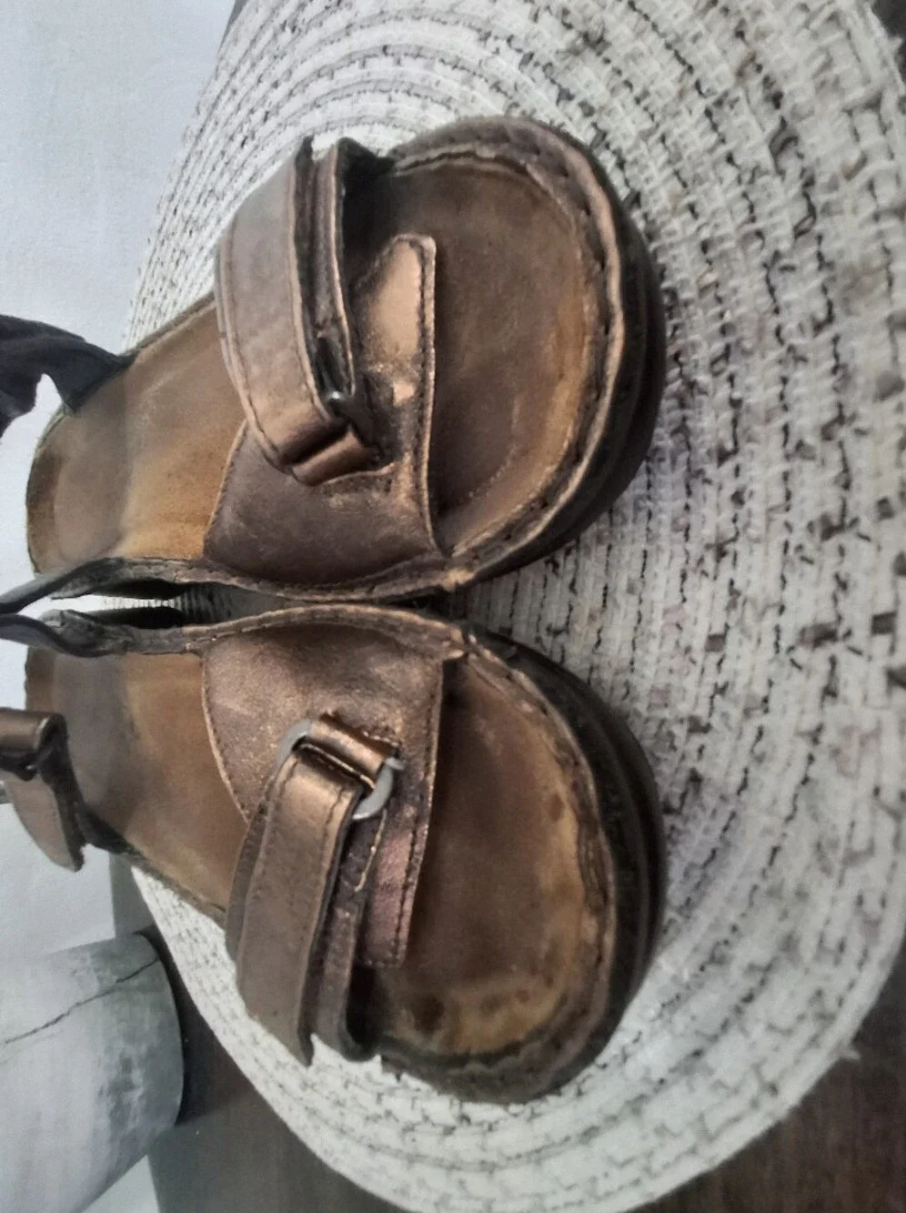 Naot Women's Metallic Bronze Adjustable Strap Sandals Size 39.